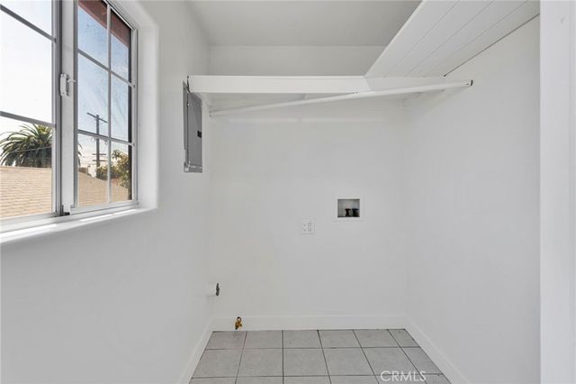 348 W 83rd Street, Los Angeles, CA 90003