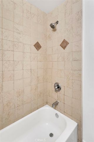 348 W 83rd Street, Los Angeles, CA 90003