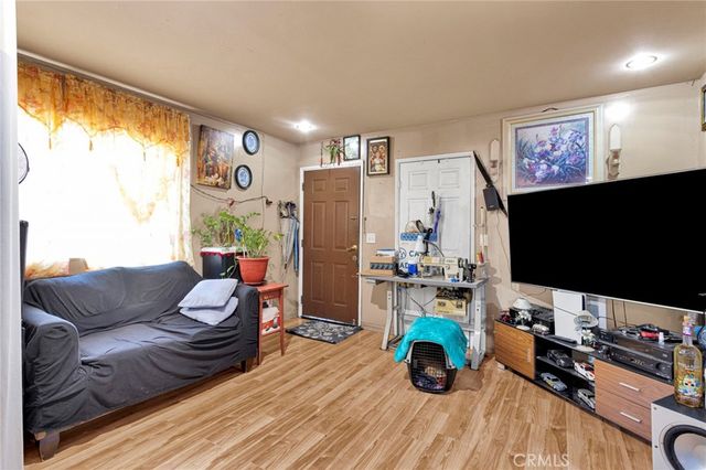 348 W 83rd Street, Los Angeles, CA 90003