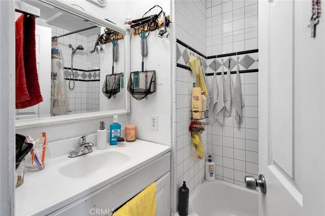348 W 83rd Street, Los Angeles, CA 90003