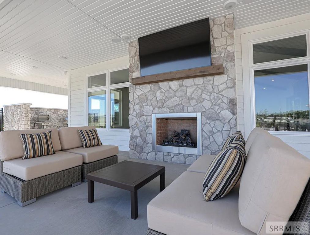 Image 9 of property listing at 651 S 2400 W # 24105, Rexburg, ID 83440