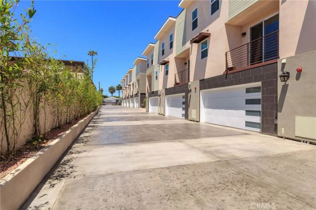 11845 Grevillea, Hawthorne, CA 90250