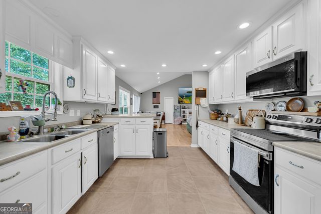 131 Pine Oak Drive, Martin, GA 30557