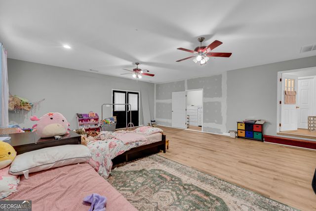 131 Pine Oak Drive, Martin, GA 30557