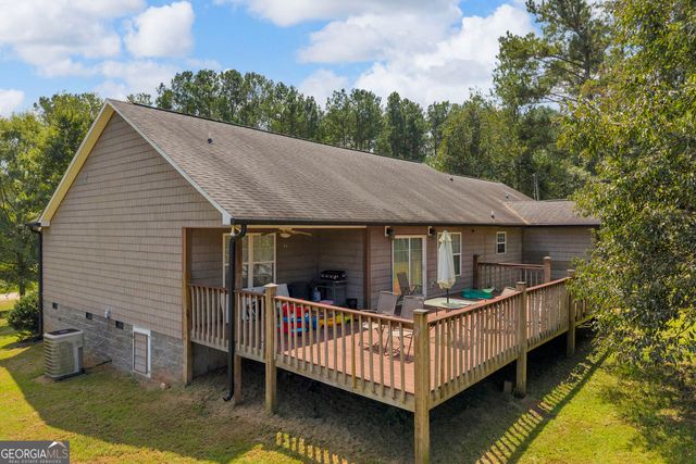 131 Pine Oak Drive, Martin, GA 30557