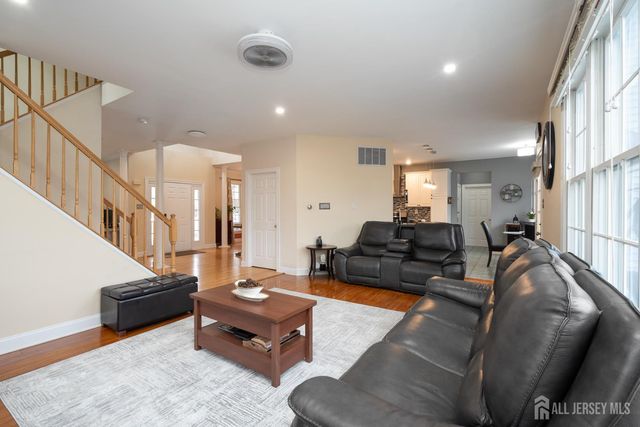 3 Wycklow Drive, Robbinsville, NJ 08691