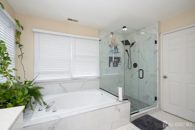 3 Wycklow Drive, Robbinsville, NJ 08691