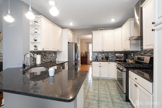 3 Wycklow Drive, Robbinsville, NJ 08691