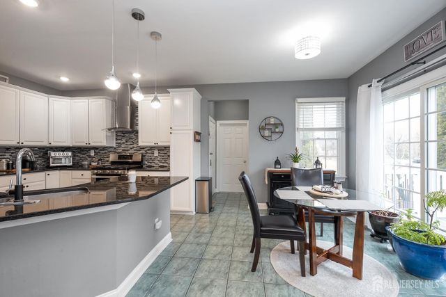 3 Wycklow Drive, Robbinsville, NJ 08691