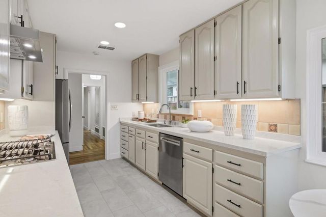 1624 Channing Avenue, Palo Alto, CA 94303