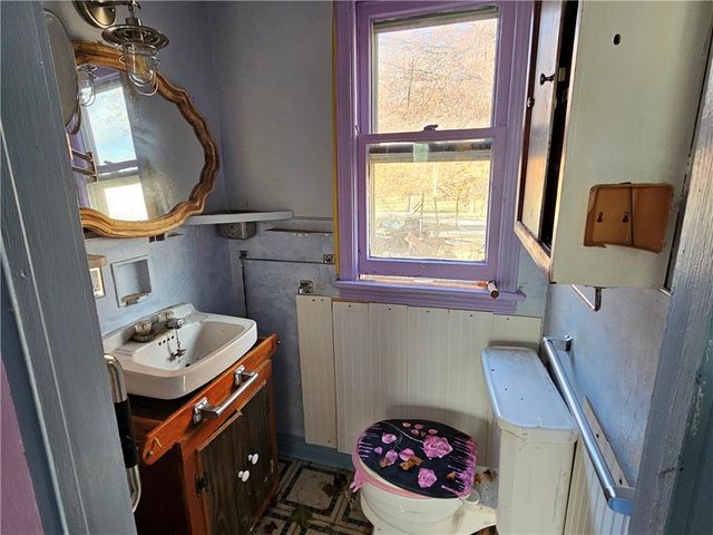 215 Park Drive, East Rochester, NY 14445