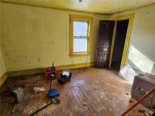 215 Park Drive, East Rochester, NY 14445