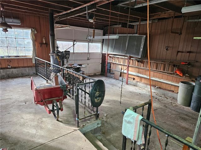 215 Park Drive, East Rochester, NY 14445