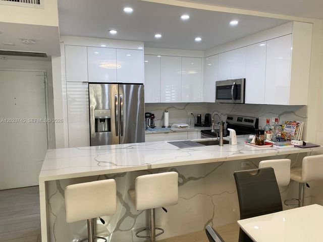 5601 Collins Avenue 622, Miami Beach, FL 33140