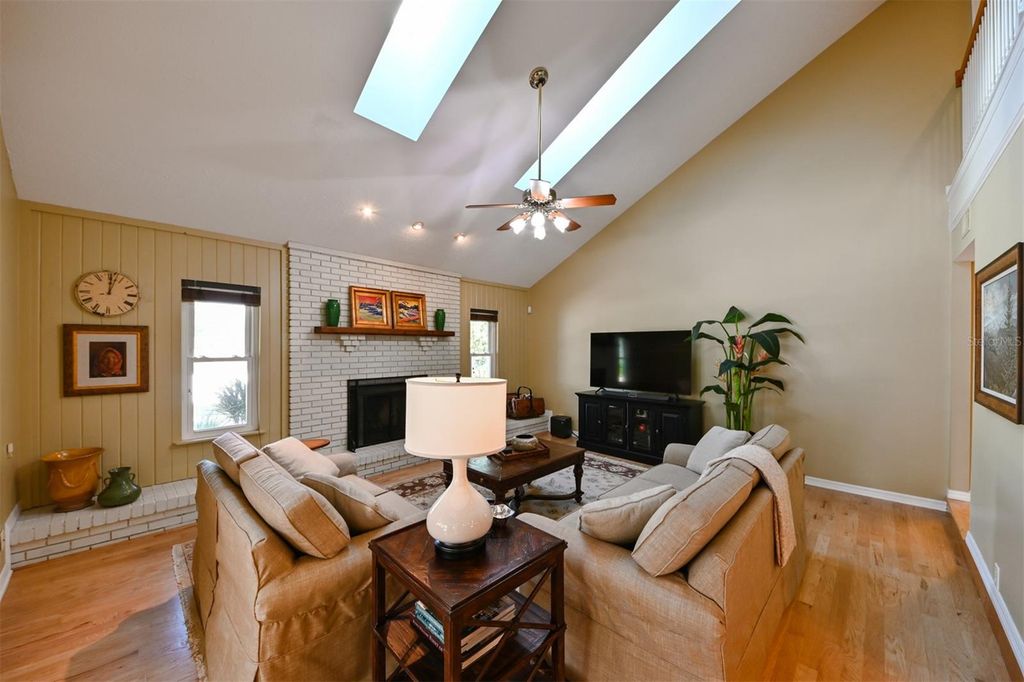 Image 13 of property listing at 12529 SAINT CHARLOTTE DRIVE, Tampa, FL 33618