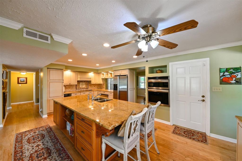 Image 16 of property listing at 12529 SAINT CHARLOTTE DRIVE, Tampa, FL 33618