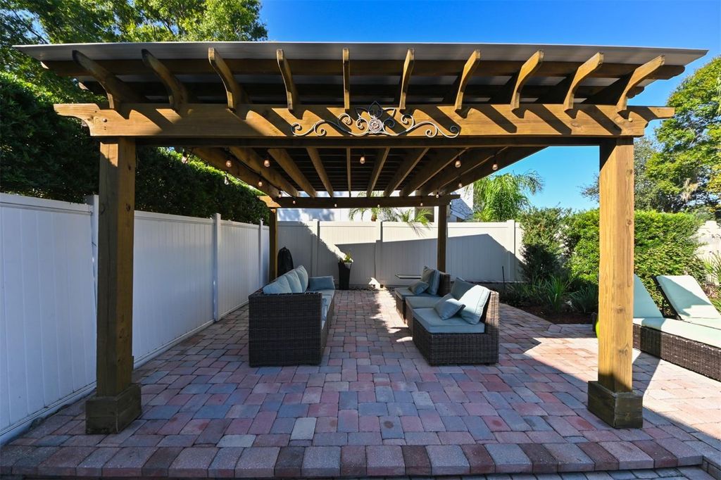 Image 48 of property listing at 12529 SAINT CHARLOTTE DRIVE, Tampa, FL 33618