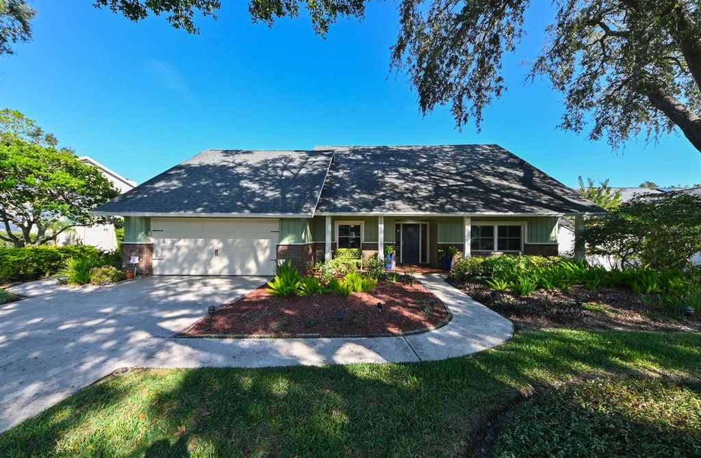 Image 10 of property listing at 12529 SAINT CHARLOTTE DRIVE, Tampa, FL 33618