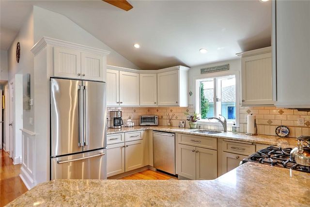 33 Withington Road, Narragansett, RI 02882
