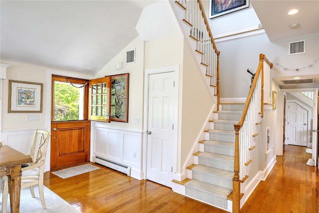 33 Withington Road, Narragansett, RI 02882