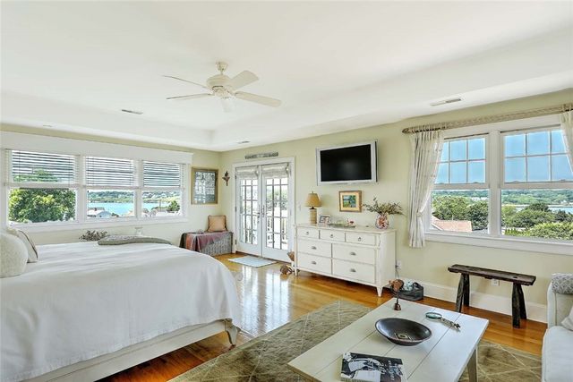 33 Withington Road, Narragansett, RI 02882