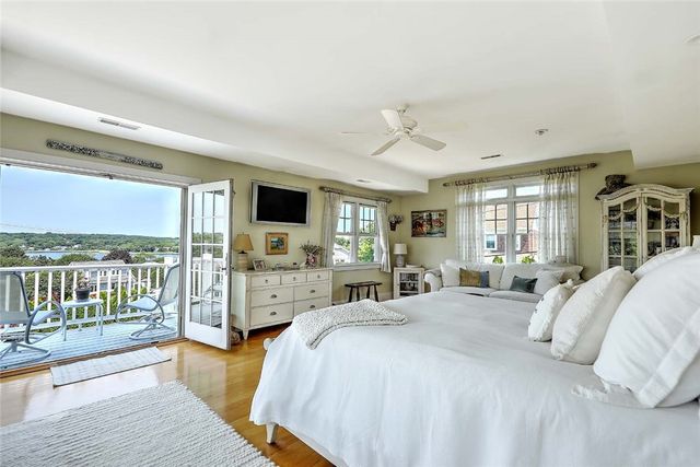 33 Withington Road, Narragansett, RI 02882