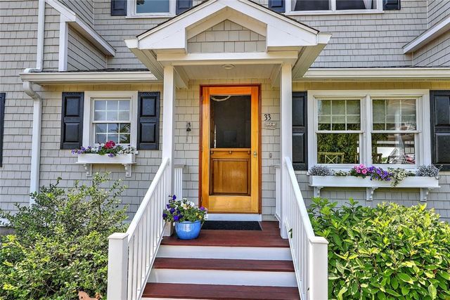 33 Withington Road, Narragansett, RI 02882
