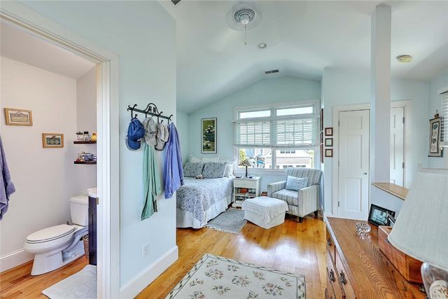 33 Withington Road, Narragansett, RI 02882