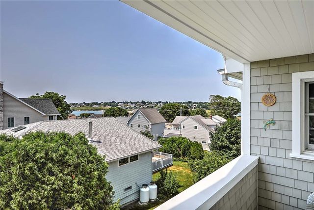 33 Withington Road, Narragansett, RI 02882
