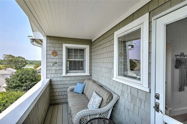 33 Withington Road, Narragansett, RI 02882