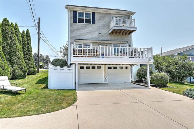 33 Withington Road, Narragansett, RI 02882