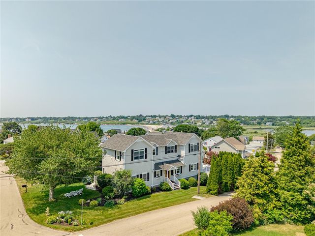 33 Withington Road, Narragansett, RI 02882
