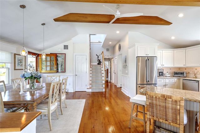 33 Withington Road, Narragansett, RI 02882