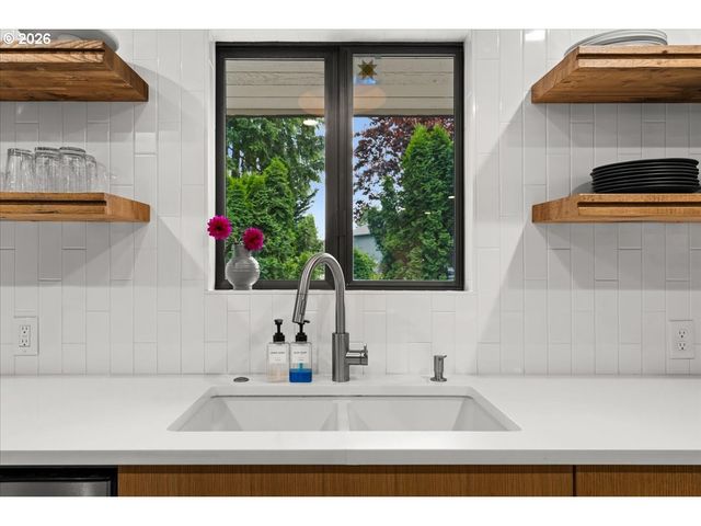 206 Nw 108TH St, Vancouver, WA 98685