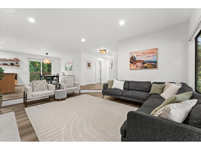 206 Nw 108TH St, Vancouver, WA 98685
