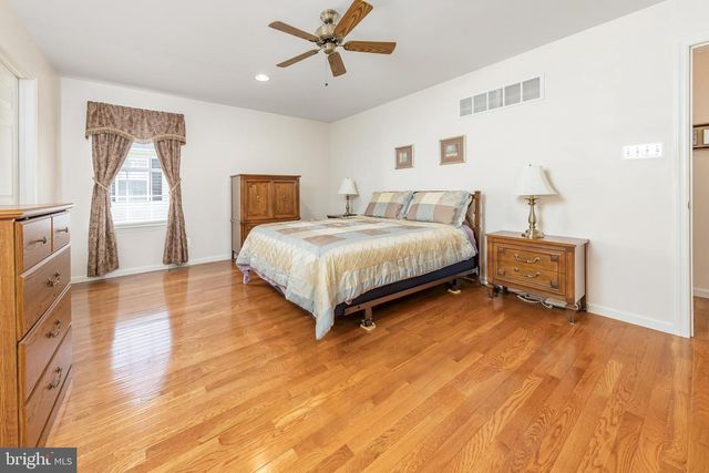 12 SILVER CREEK DR, Mantua, NJ 08051