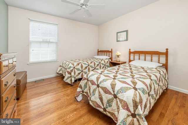 12 SILVER CREEK DR, Mantua, NJ 08051