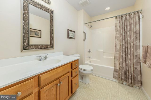 12 SILVER CREEK DR, Mantua, NJ 08051