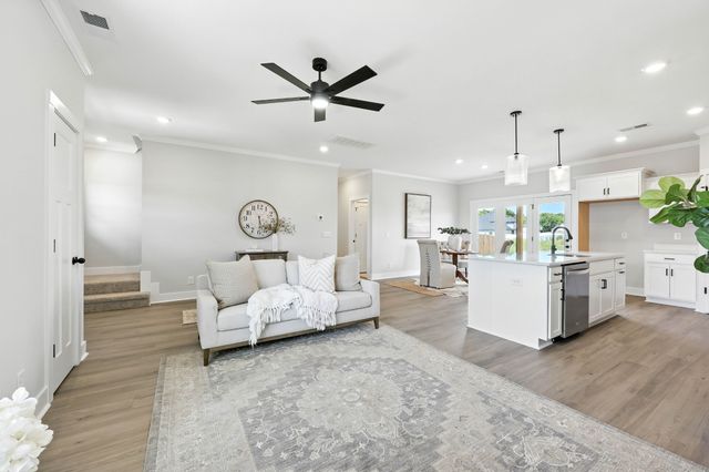 961 Isaac Dr, Clarksville, TN 37040