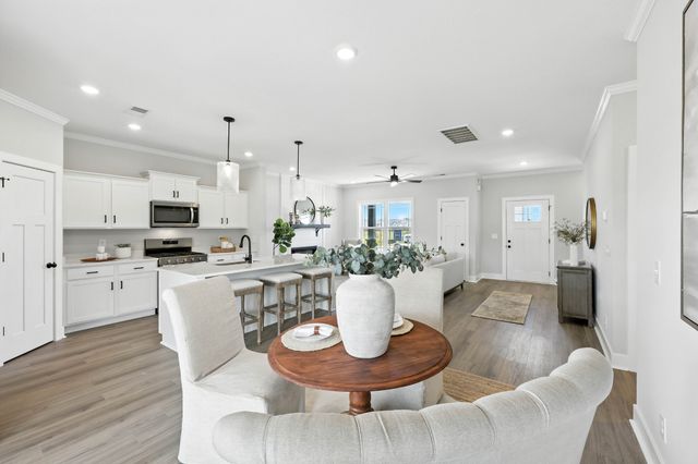 961 Isaac Dr, Clarksville, TN 37040