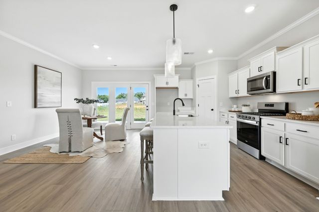 961 Isaac Dr, Clarksville, TN 37040