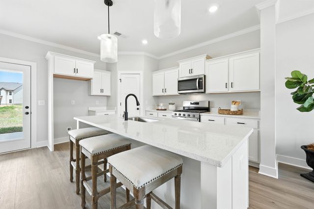 961 Isaac Dr, Clarksville, TN 37040