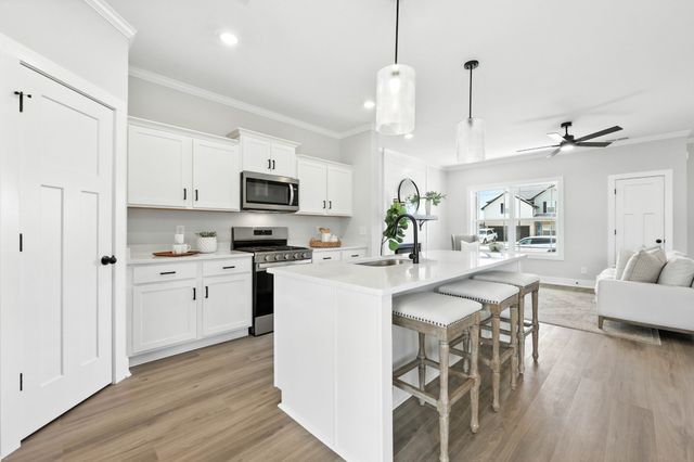 961 Isaac Dr, Clarksville, TN 37040