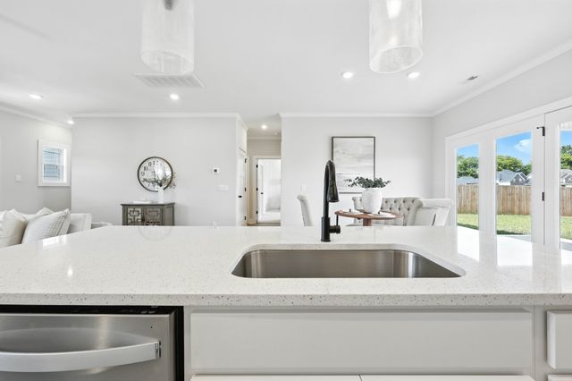 961 Isaac Dr, Clarksville, TN 37040