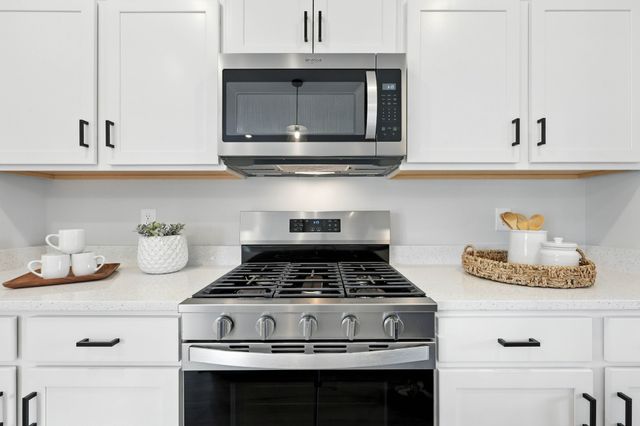 961 Isaac Dr, Clarksville, TN 37040