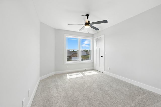 961 Isaac Dr, Clarksville, TN 37040