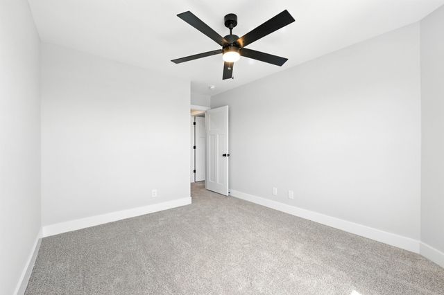 961 Isaac Dr, Clarksville, TN 37040