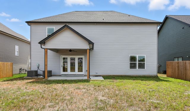 961 Isaac Dr, Clarksville, TN 37040