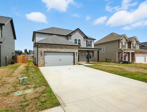 961 Isaac Dr, Clarksville, TN 37040