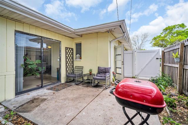 1097 KENWOOD DRIVE, Dunedin, FL 34698